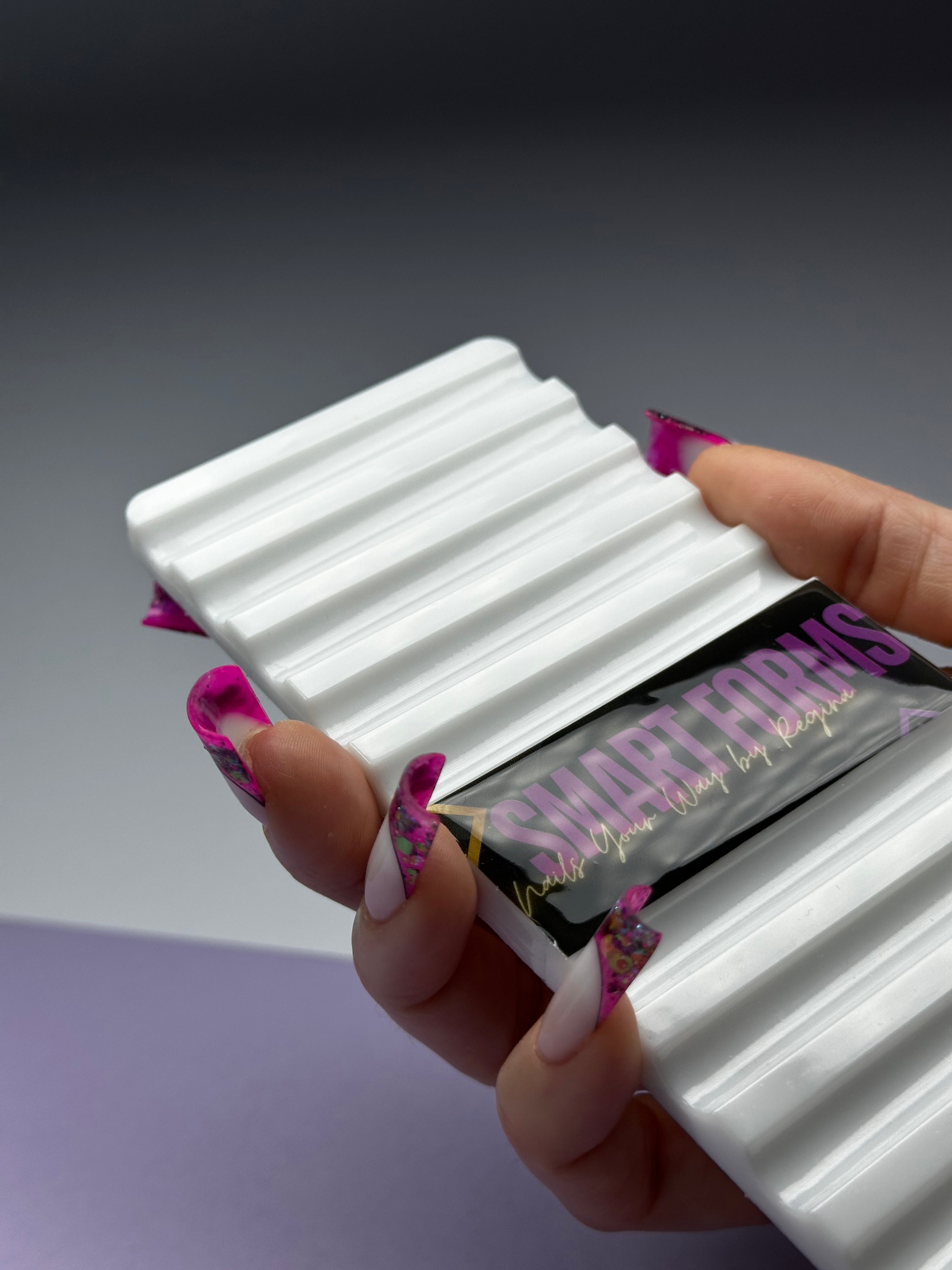 Smart Nails Dual Form Holder